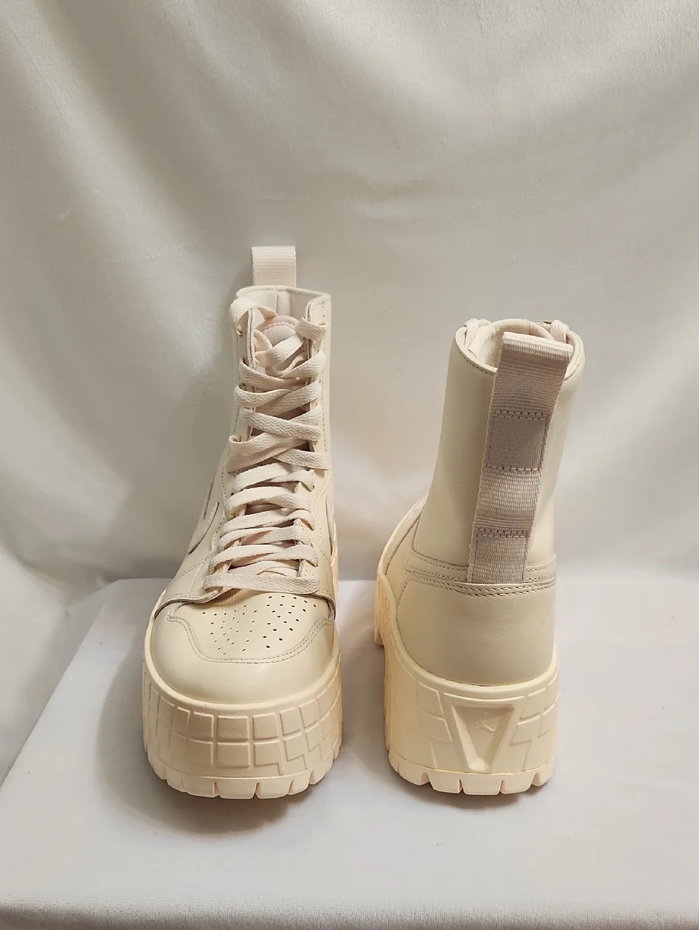 Nike Air Jordan 1 High Brooklyn Platform Guava Ice Boots(W Size 7.5)